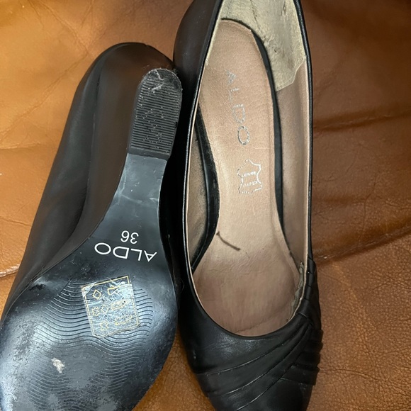 SOLD  ! Aldo sz.6 pump. Great condition - Picture 3 of 3